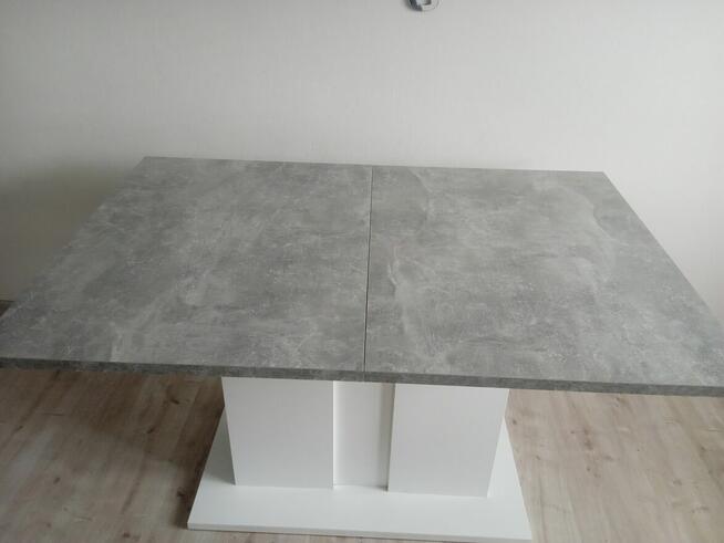 Stół z krzesłami ,rozkładany