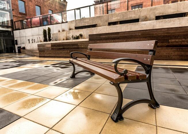 miejska parkowa ławka nogi żeliwne gartenbank stadtarchitekt