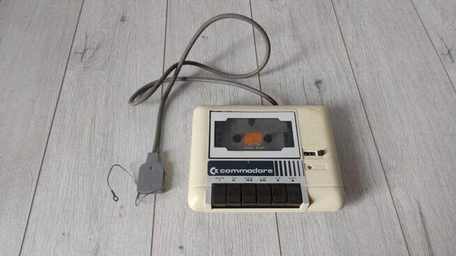 Magnetofon Commodore 64 – oryginał, kolekcjonerski