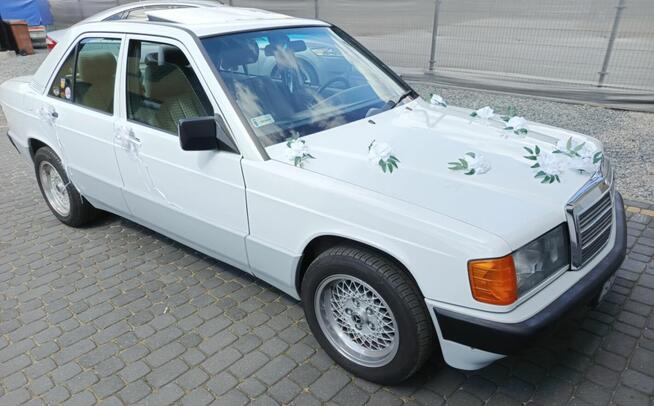 Klasyczny Mercedes do wynajęcia wraz z kierowcą.