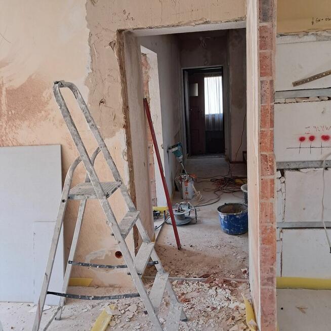 Murarz z doświadczeniem 40-letnim, prac dodatkowego tynki, s