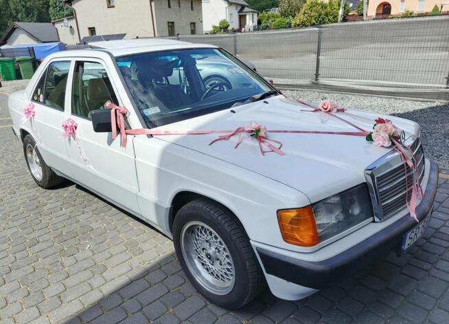 Klasyczny Mercedes do wynajęcia wraz z kierowcą.