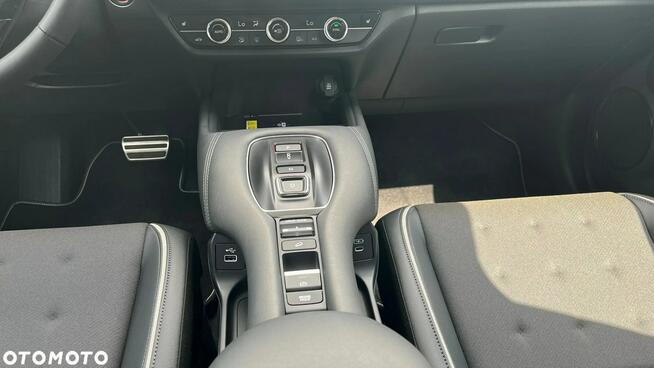 Honda ZR-V Sport z BSI 2.0 (184 KM) 2WD e:HEV e:CVT (100)