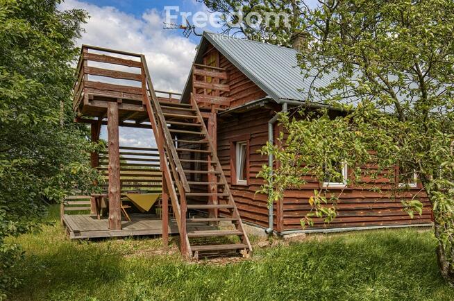 Dom z duszą nad jeziorem Siemianówka