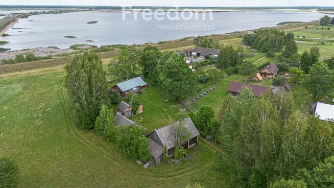 Dom z duszą nad jeziorem Siemianówka