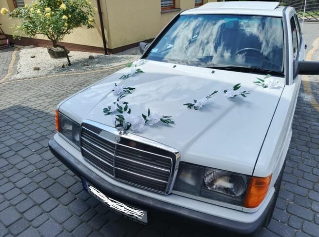 Klasyczny Mercedes do wynajęcia wraz z kierowcą.