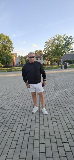 Wolny I niezależny pozna wolną Panią.