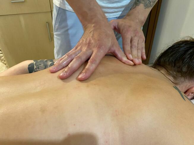 MASAŻYSTKA MASAŻYSTA Piękno i Relax