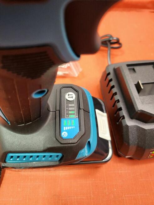 Wkrętarka udarowa Makita DTD 171 + bateria i ładowarka