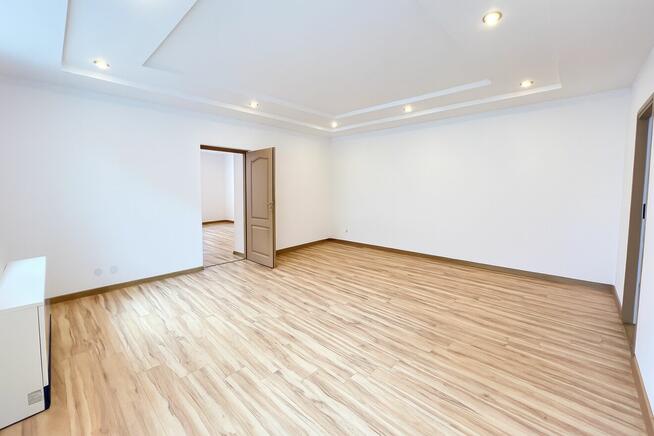 Mieszkanie 4-pokojowe na sprzedaż