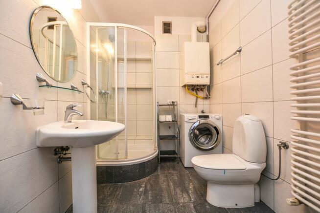 Wola Justowska / ul. Hamernia 56 / garaż i miejsce postojowe