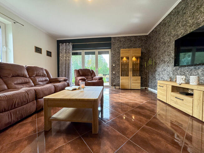 Dom z pięknym ogrodem w dzielnicy Stradom