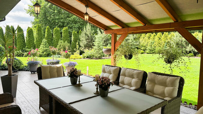 Dom z pięknym ogrodem w dzielnicy Stradom