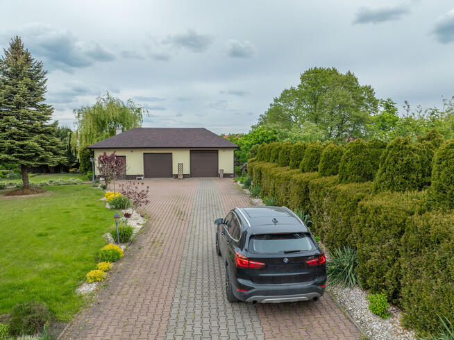 Bez prowizji, Rezydencja z Pięknym Ogrodem