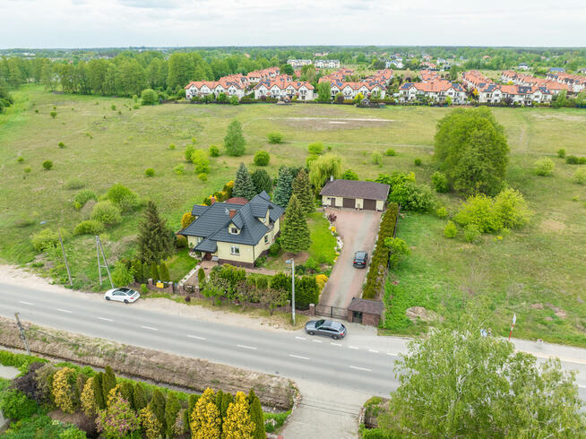 Bez prowizji, Rezydencja z Pięknym Ogrodem