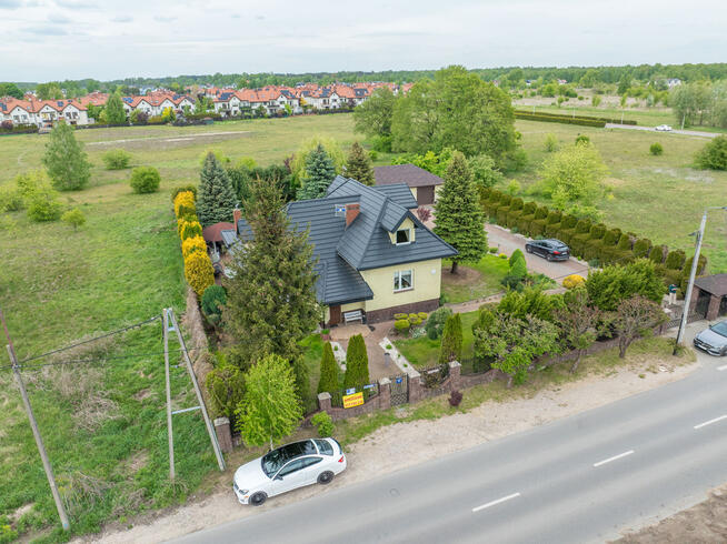 Bez prowizji, Rezydencja z Pięknym Ogrodem