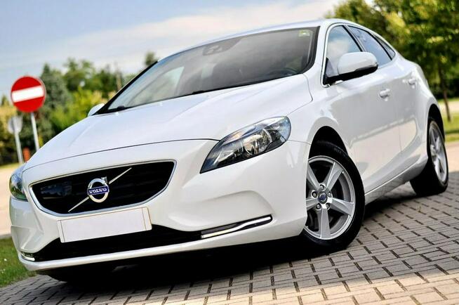 Volvo V40 2,0 D4 190Km Ledy Digital Blisy Harman Radar Navi Skóra Kamera Full