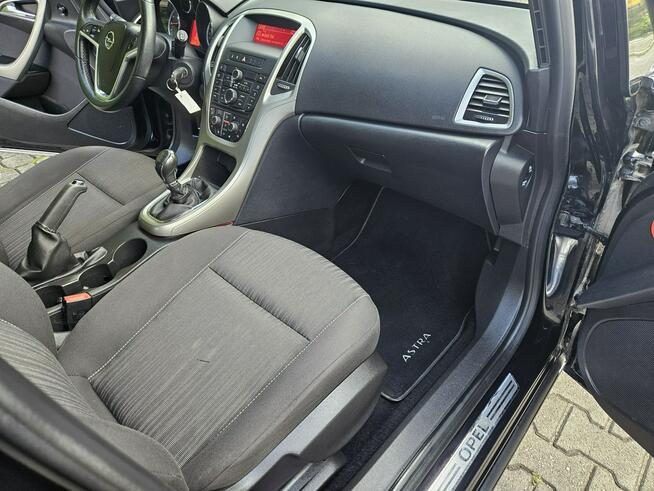 Opel Astra Klimatyzacja / Podgrzewane fotele i kierownica / Tempomat