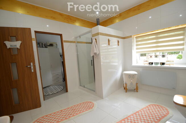 Dom wolnostojący na dużej działce