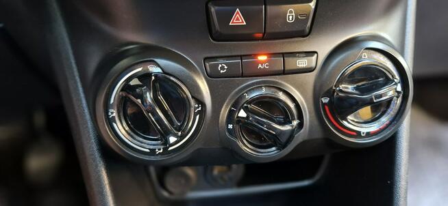 Peugeot 208 Zobacz opis !!W podanej cenie roczna gwarancja !!