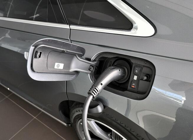 Audi A8 60TFSIe Quattro LANG MatrixHD B&O Kamery360 OśSkrętna TempomatACC TV