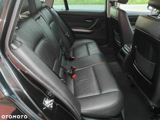 BMW Seria 3 325i Touring