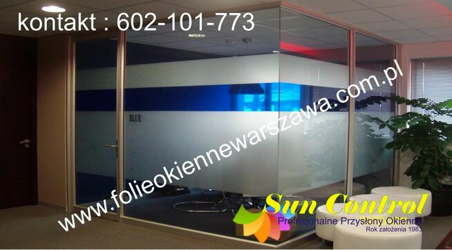 Montaż folii dekoracyjnych na szkło