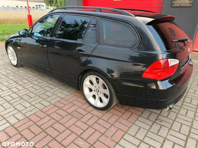 BMW Seria 3 325i Touring