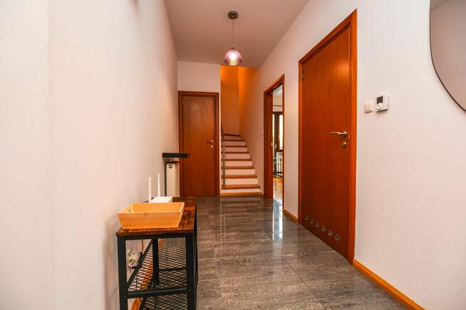 Wola Justowska / ul. Hamernia 56 / garaż i miejsce postojowe