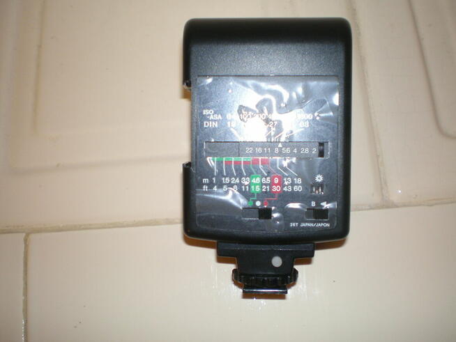 Sprzedam lampę błyskową Nisisin 26 T używaną.