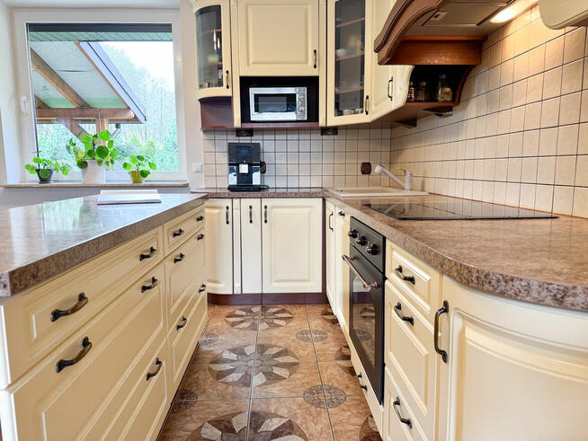 Dom z pięknym ogrodem w dzielnicy Stradom