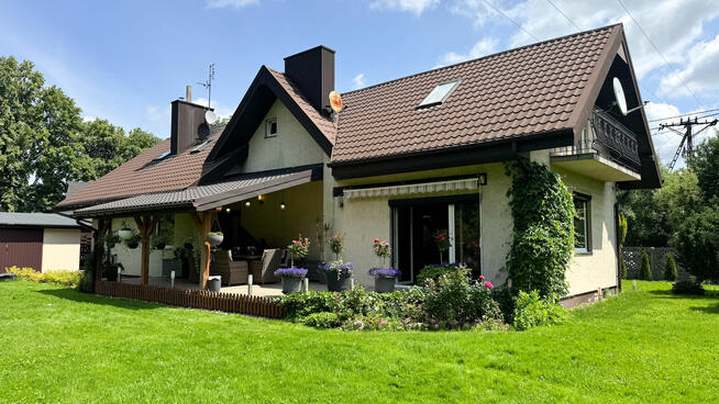 Dom z pięknym ogrodem w dzielnicy Stradom