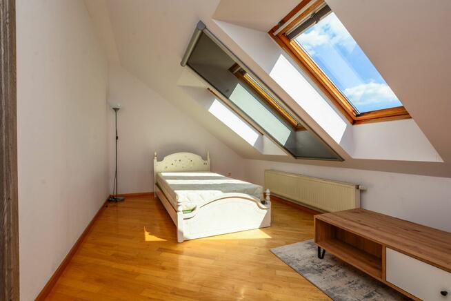 Wola Justowska / ul. Hamernia 56 / garaż i miejsce postojowe