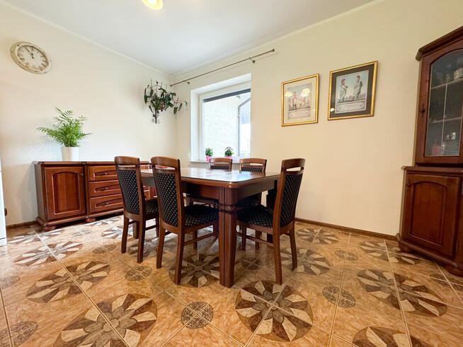 Dom z pięknym ogrodem w dzielnicy Stradom