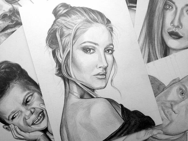 Portret ołówkiem ze zdjęcia – rysunek na zamówienie
