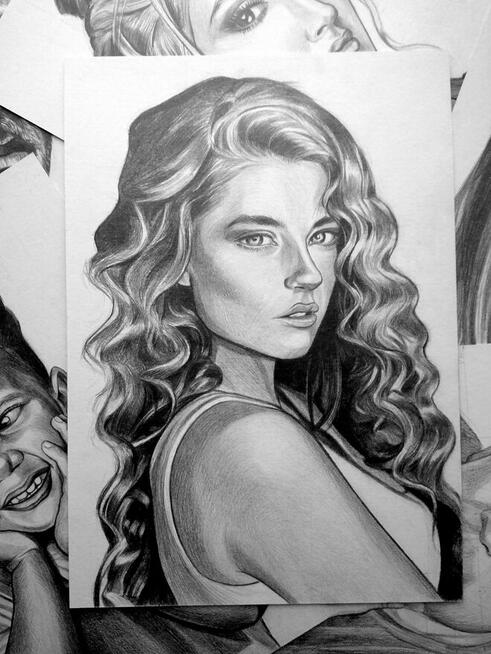 Portret ołówkiem ze zdjęcia – rysunek na zamówienie