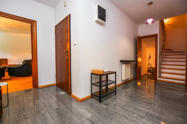 Wola Justowska / ul. Hamernia 56 / garaż i miejsce postojowe