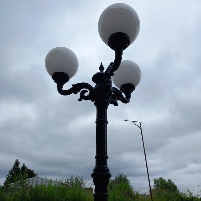 ogrodowa lampa parkowa żeliwna 3xkula fi30cm H- 270cm