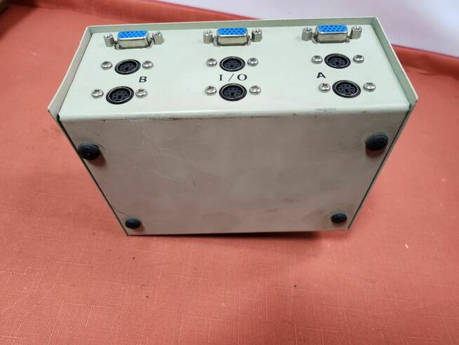 przełącznik do transferu danych (Data Transfer Switch).