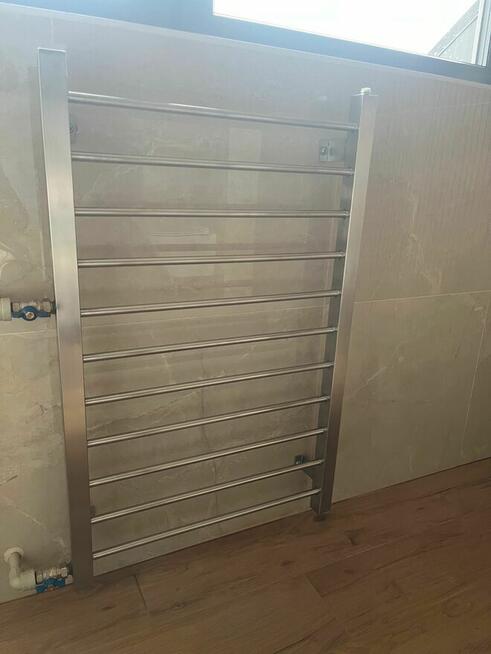 Grzejniki łazienkowe ze stali nierdzewnej