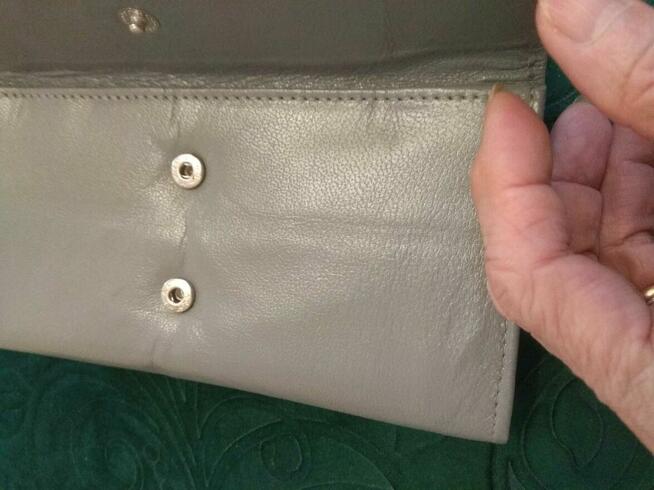 Średni portfel damski skórzany w kolorze GRAY