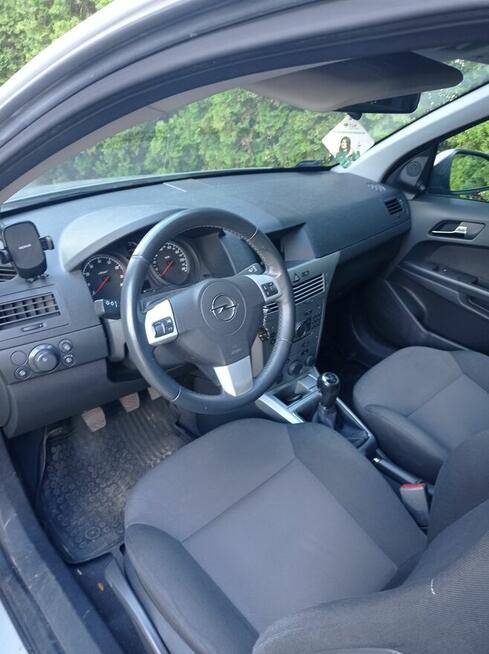 Sprzedam Opel Astra III 2011r