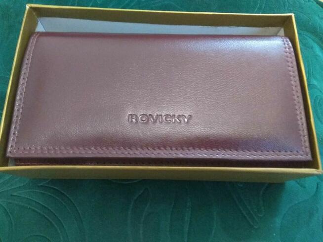 Duży portfel damski skórzany w klasycznym stylu