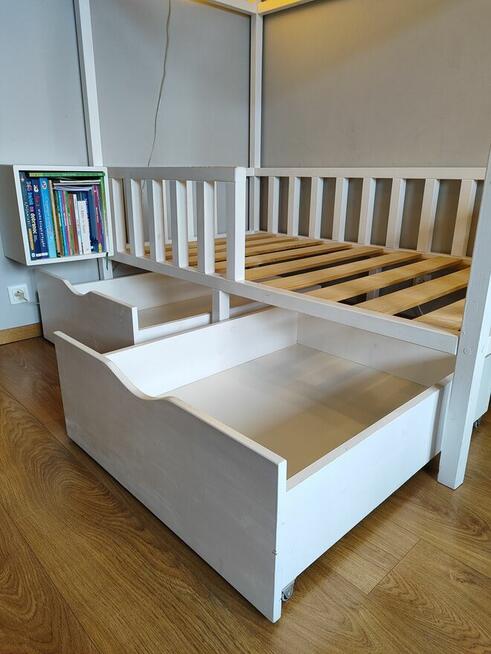 Łóżeczko domek, solidne, lite drewno