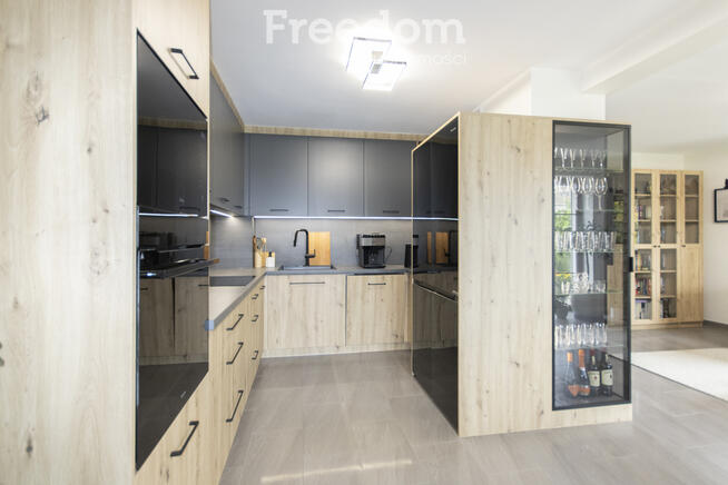 Nowoczesny dom z ogrodem i pełnym wyposażeniem