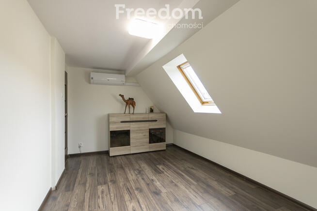 Nowoczesny dom z ogrodem i pełnym wyposażeniem