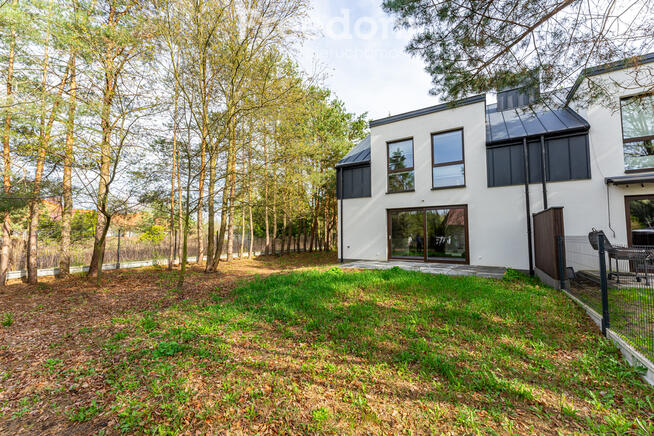 Nowoczesny bliźniak z ogrodem i garażem Baszkówka