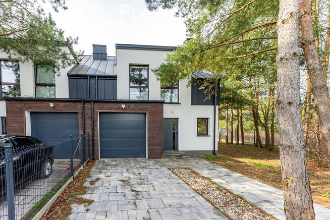 Nowoczesny bliźniak z ogrodem i garażem Baszkówka