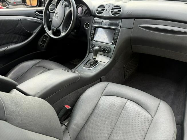 Mercedes CLK 200 czarna na czarnych felgach