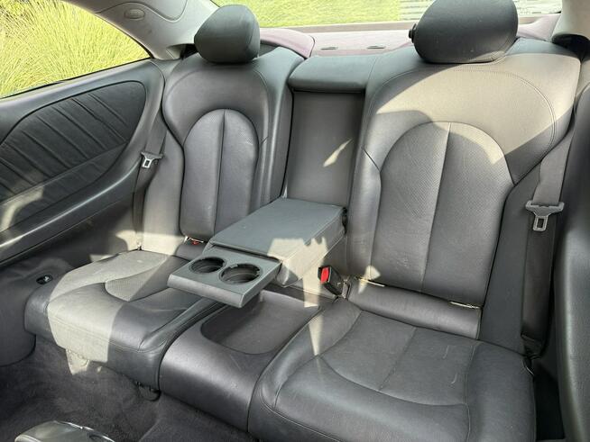 Mercedes CLK 200 czarna na czarnych felgach